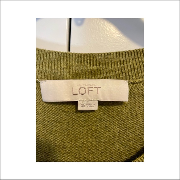 LOFT olive green sweater - sz XS - Picture 3 of 3
